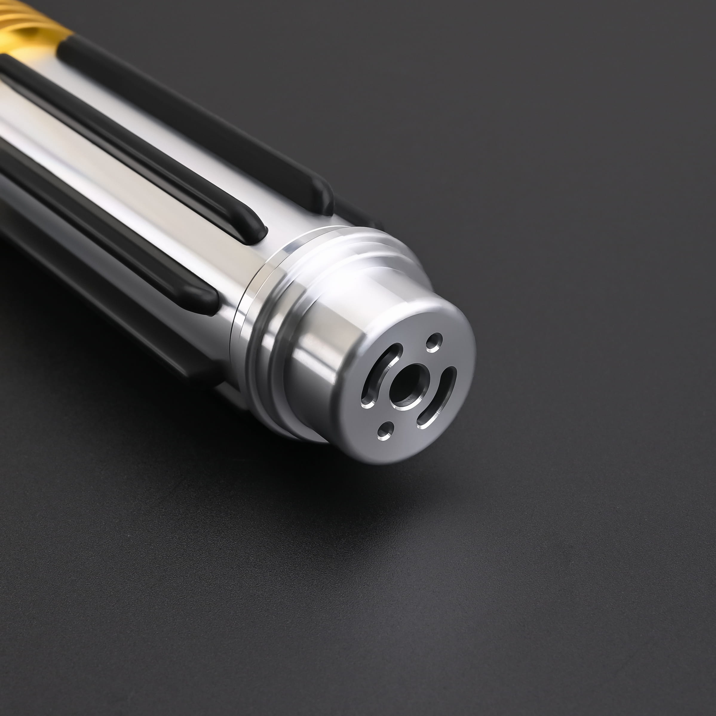 Mace Windu Lightsaber SE – Purple Neopixel & RGB 3 Mace Windu SE lightsaber pommel and grip