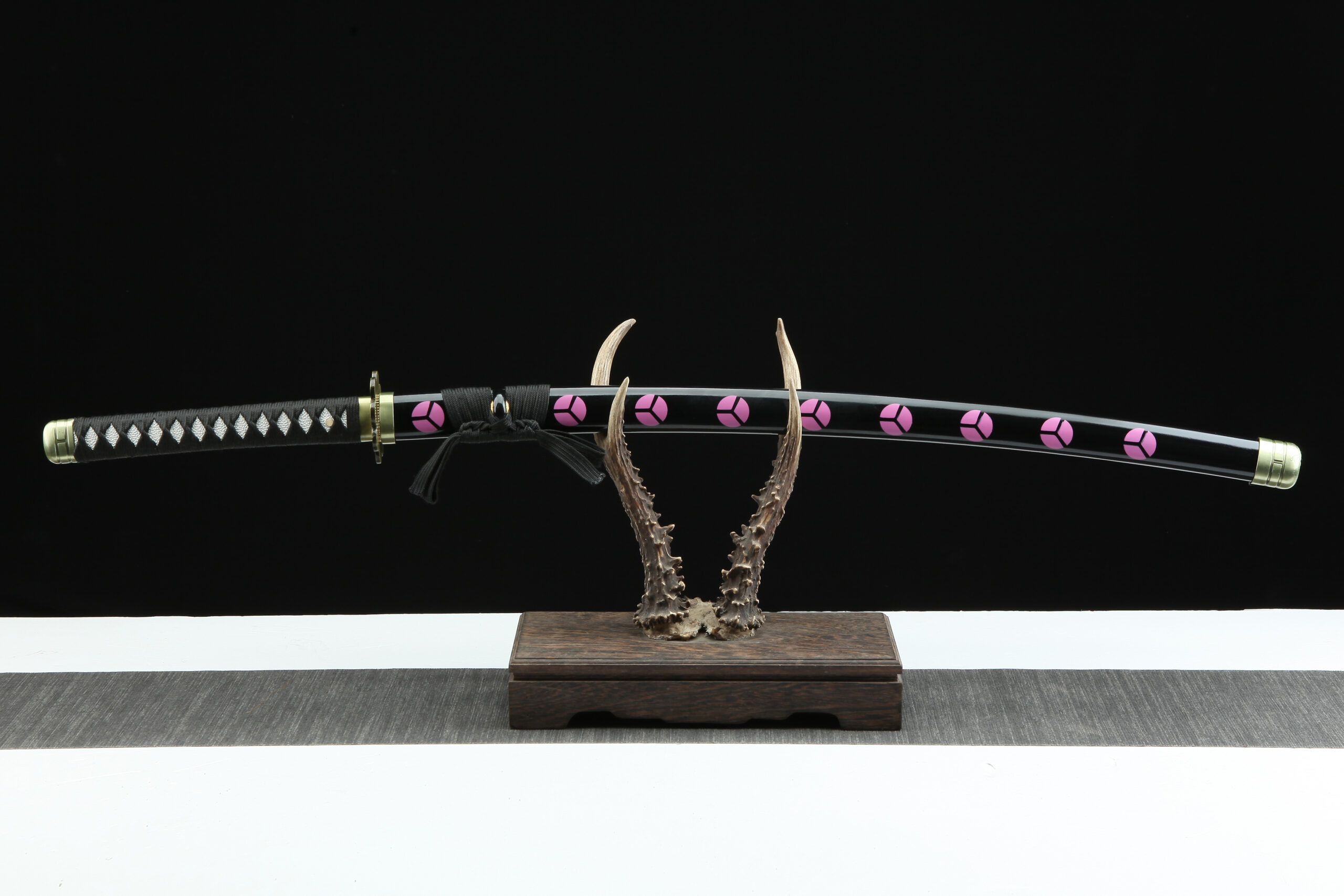 Premium Shusui Replica Katana | Zoro's Black Blade 6 Premium Shusui Replica Katana | Zoro's Black Blade - Image 6