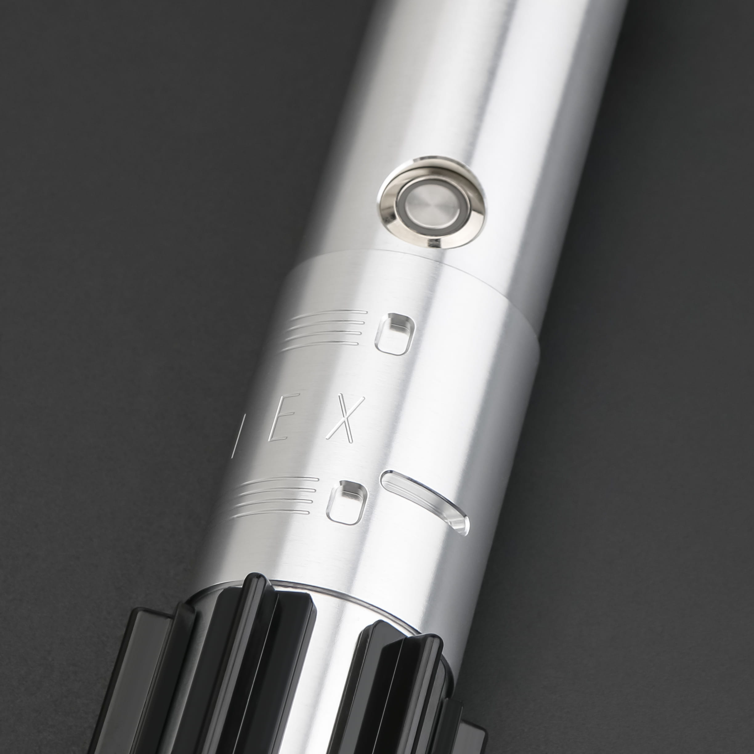 Anakin Skywalker Legacy Graflex Lightsaber – EP7 Edition 3 Anakin Skywalker Legacy Graflex Lightsaber – EP7 Edition - Image 3